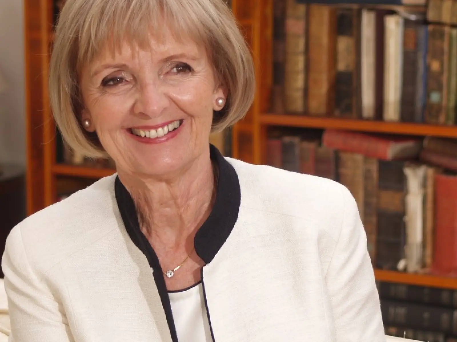 Dr. Ádám Veronika Dr. Ádám Veronika